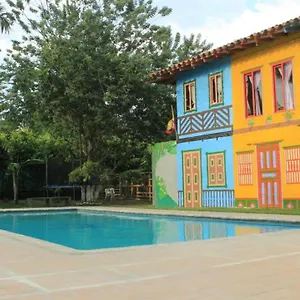 Hotel De, Rozo